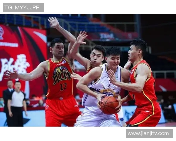 重庆篮球队强势领跑锦标赛积分榜以97分领先其他队伍